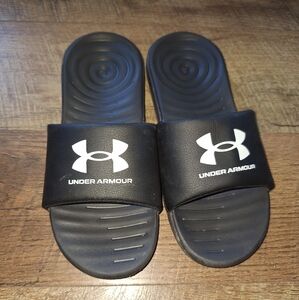 Boys Under Armour slides